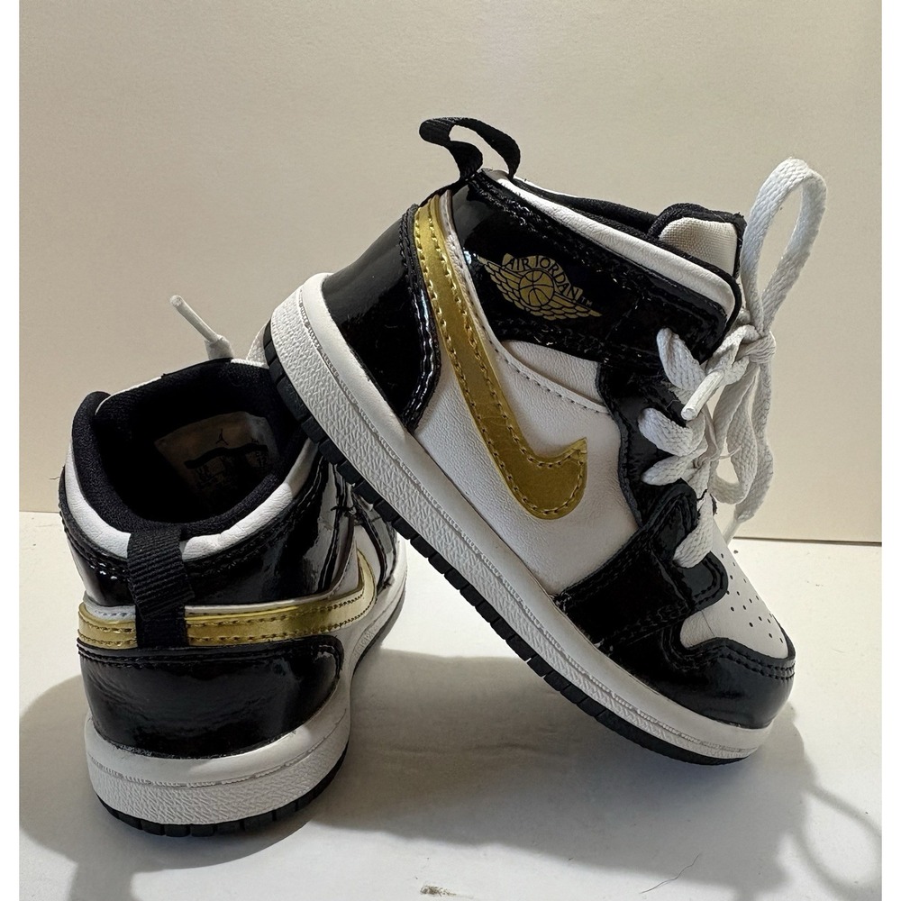 NIKE JORDAN Retro 1 Mid  Patent Black White Gold BQ6933-007  Size 6C